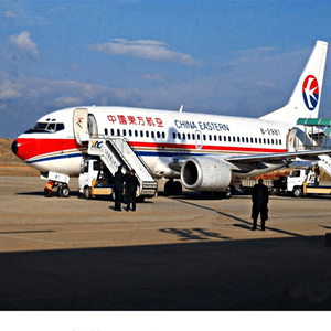 青岛胶东机场物流航空快运业稳步发展的原因是什么？